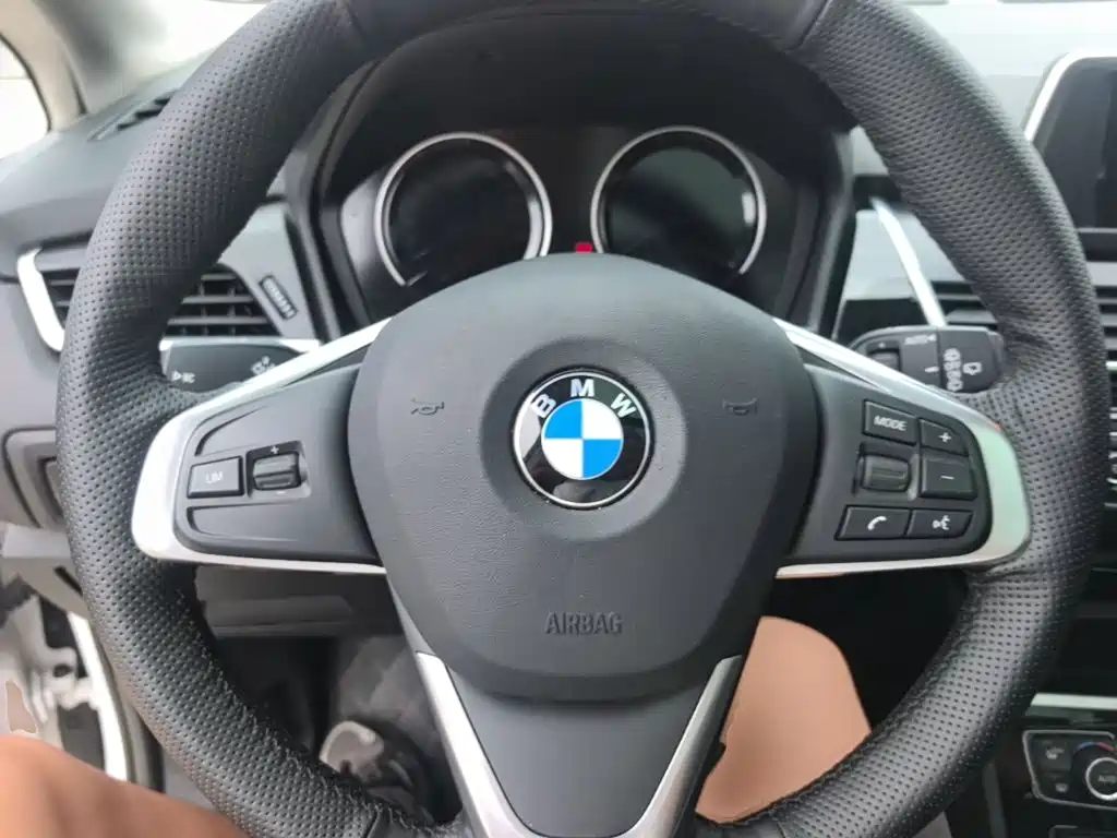 BMW 2 Series Station Wagon 2018 — фото 11