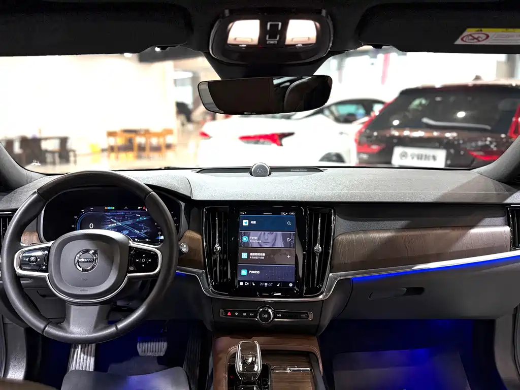 Volvo V90 2022 — фото 29