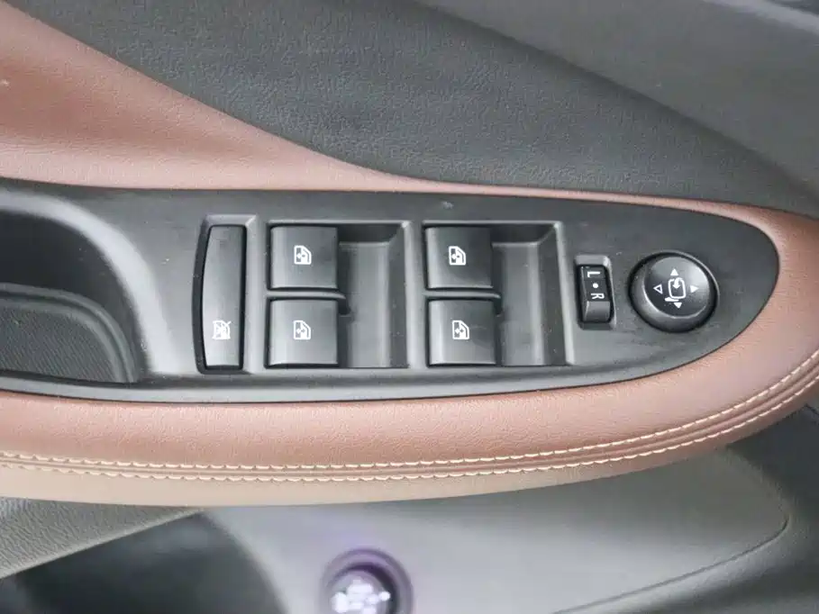 Buick Envision Plus 2018 — фото 12
