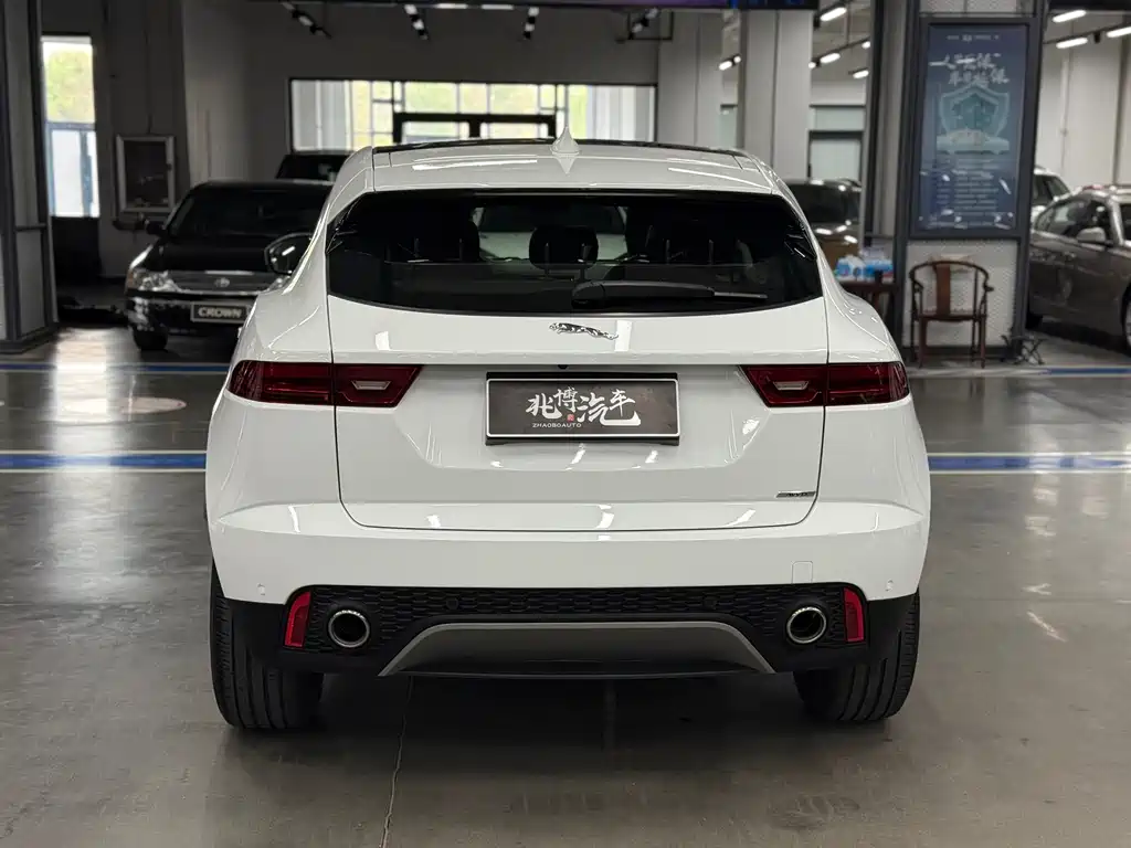 Jaguar E-PACE 2020 — фото 5