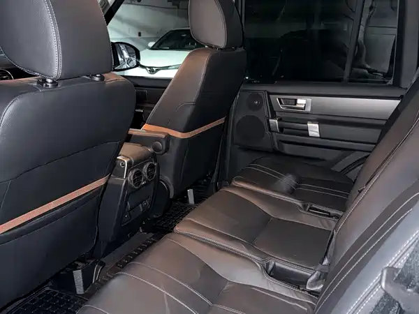 Land Rover Discovery 2015