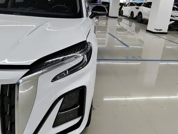 Hongqi HS3 2024