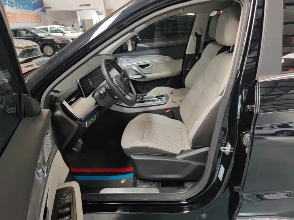 Jetour Jietu X70 PLUS 2024 — фото 15