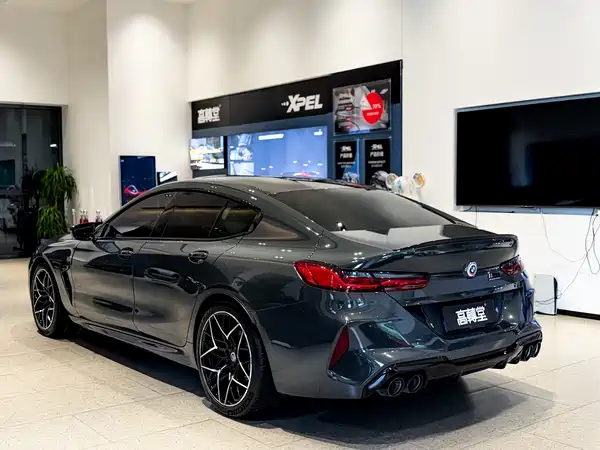 BMW M8 2023