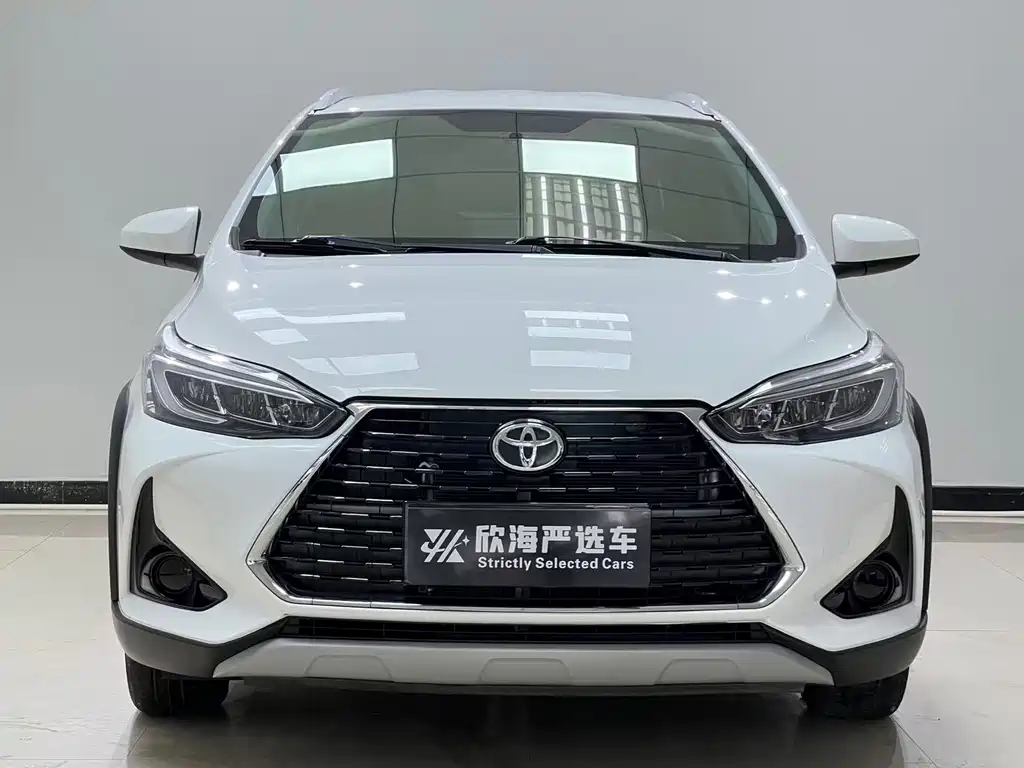 Toyota Yaris L 2022 — фото 2