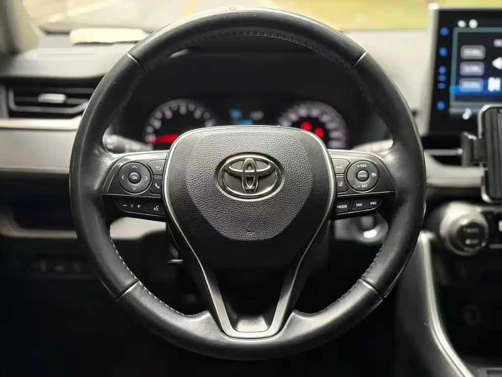 Toyota Wildlander 2022 — фото 8