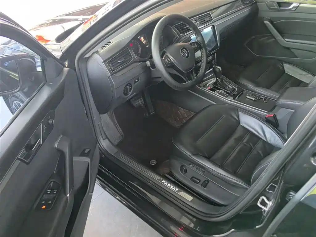Volkswagen Passat 2017 — фото 16