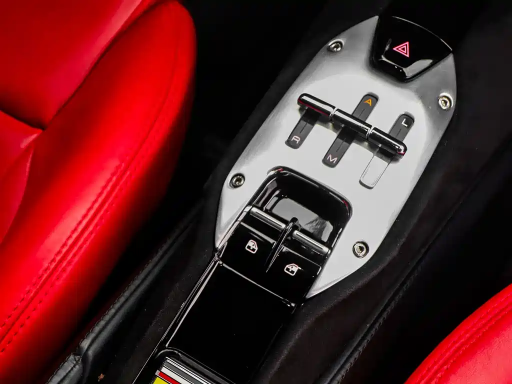 Ferrari SF90 2022 — фото 16