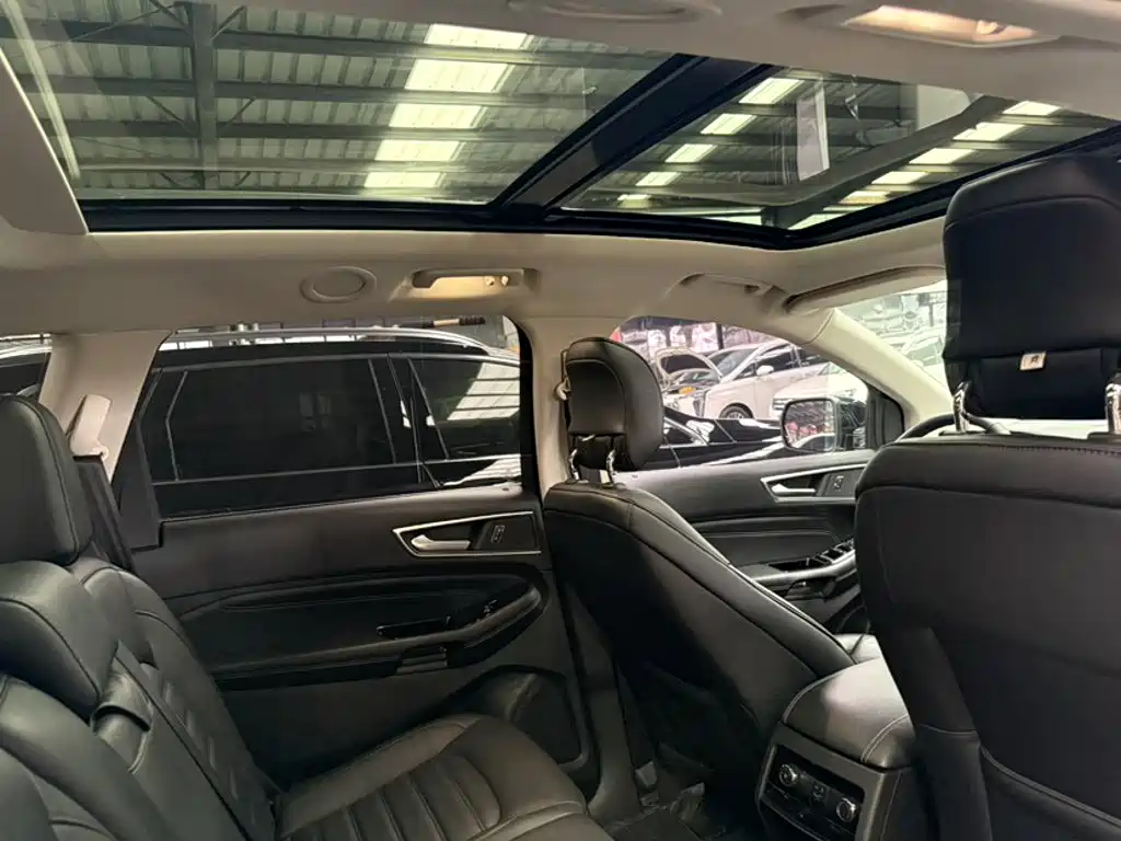 Ford Edge 2018 — фото 15
