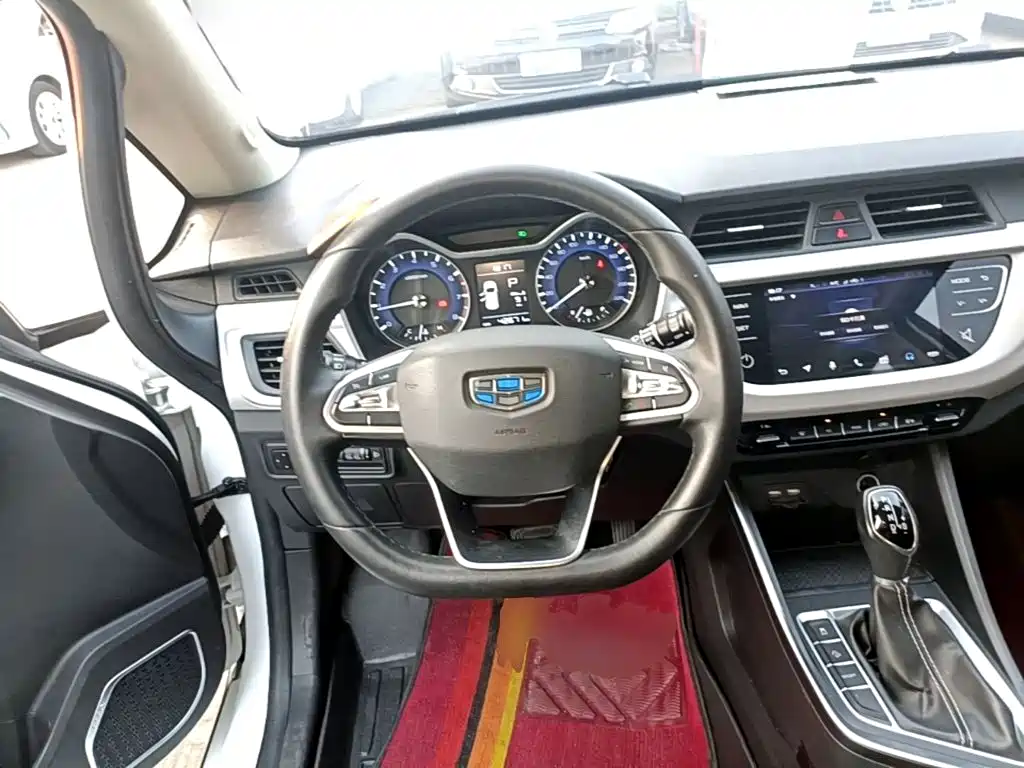 Geely Vision X3 2019 — фото 11