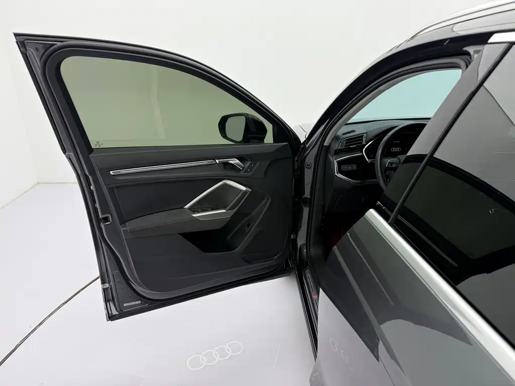 Audi Q3 2022 — фото 21