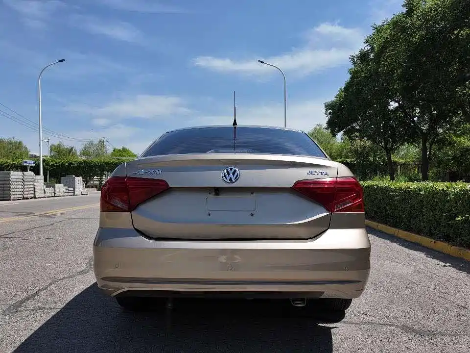 Volkswagen Jetta 2018 — фото 17