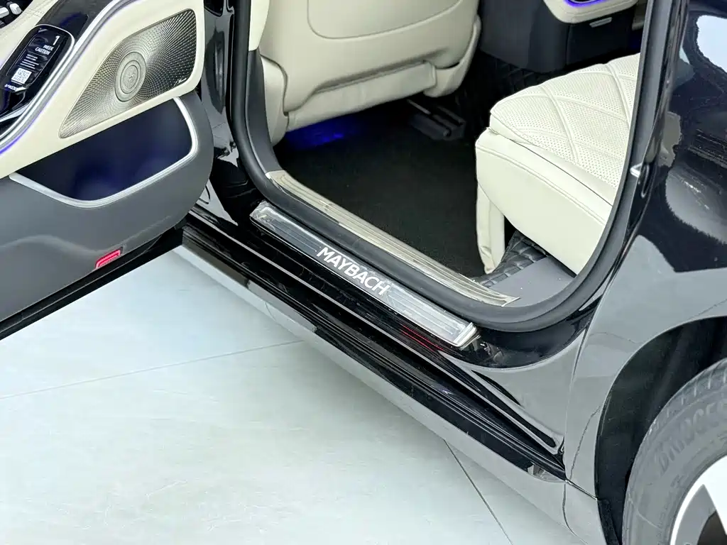 Mercedes-Benz Maybach S-Class 2023 — фото 12