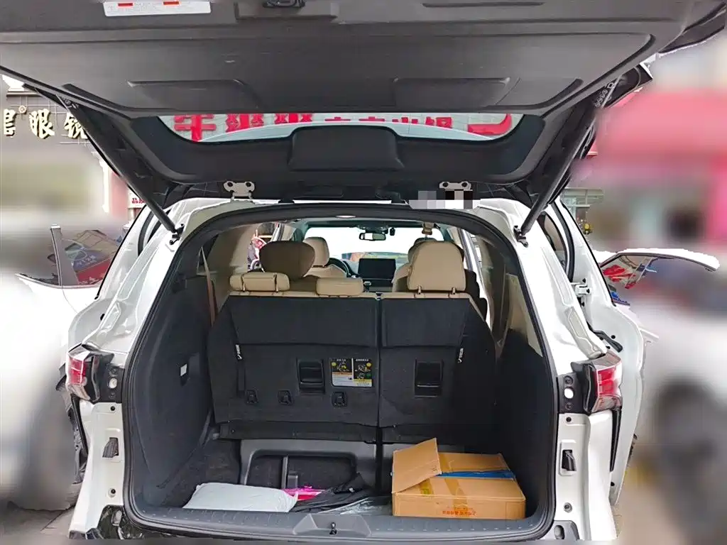 Toyota Sienna 2022 — фото 10