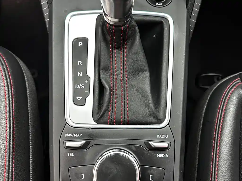Audi Q2L 2022 — фото 13