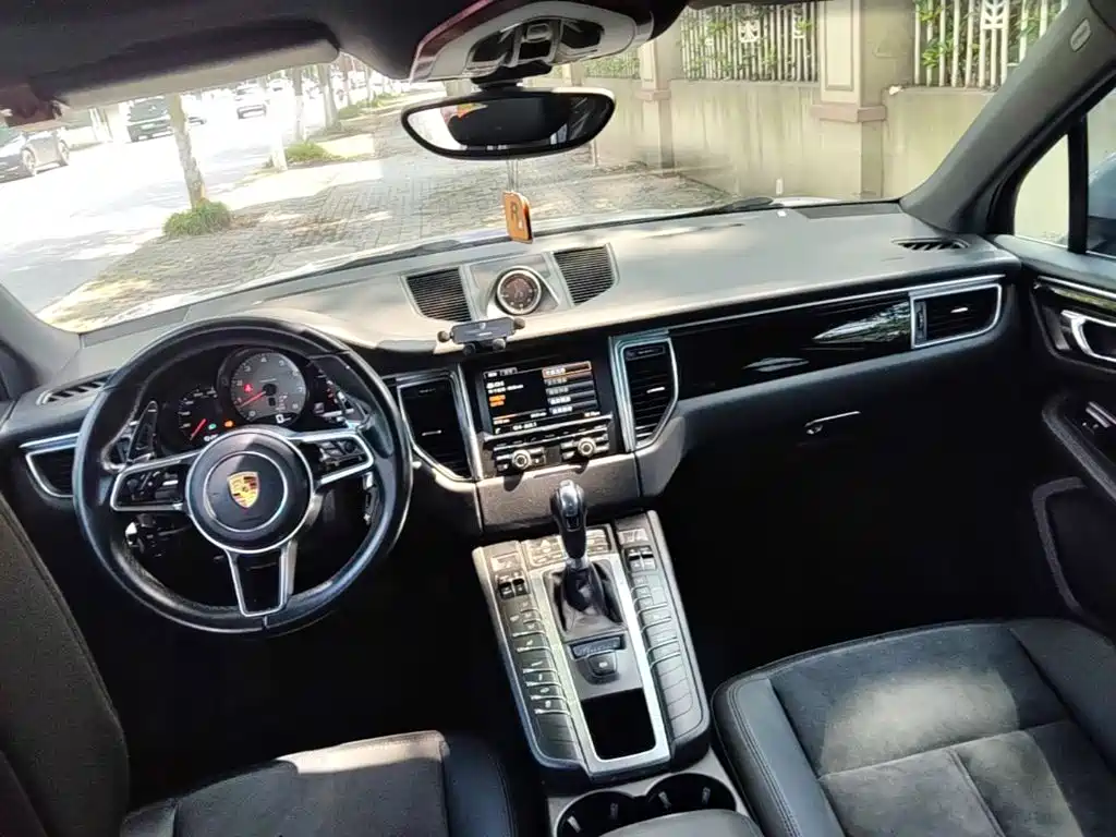 Porsche Macan 2015 — фото 10