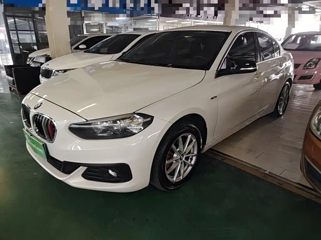 BMW 1 Series 2017 — фото 1