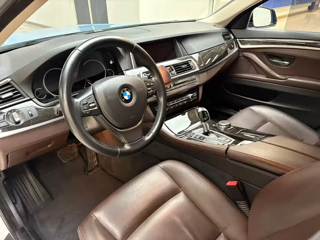 BMW 5 Series 2015 — фото 13