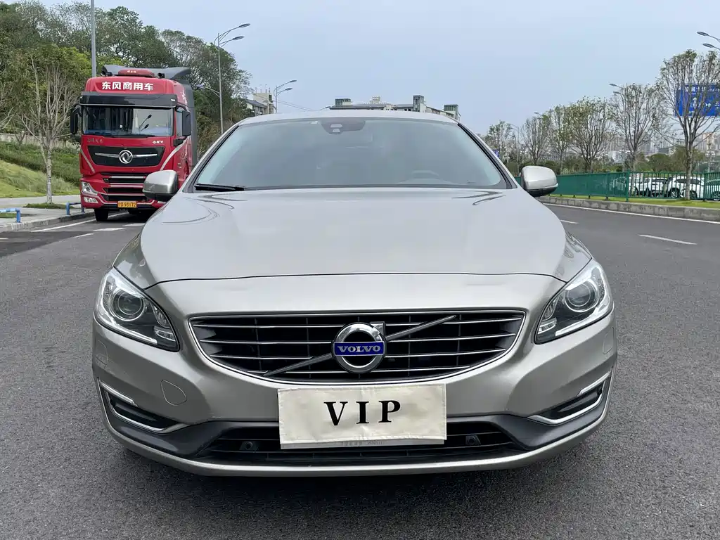Volvo S60 2015 — фото 3