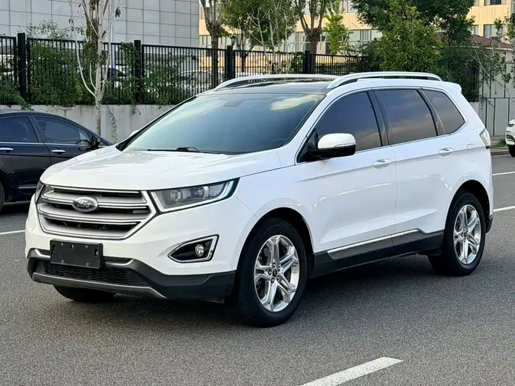 Ford Edge 2017 — фото 11