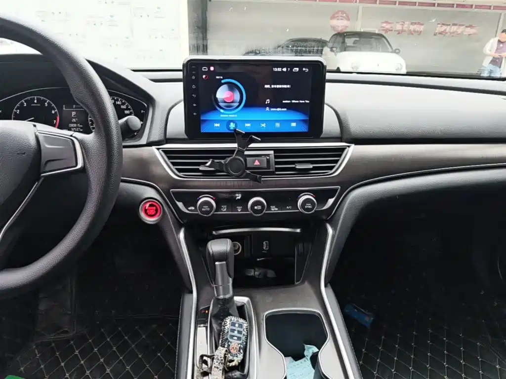 Honda Accord 2020 — фото 13