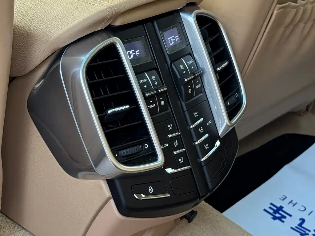 Porsche Cayenne 2017 — фото 12