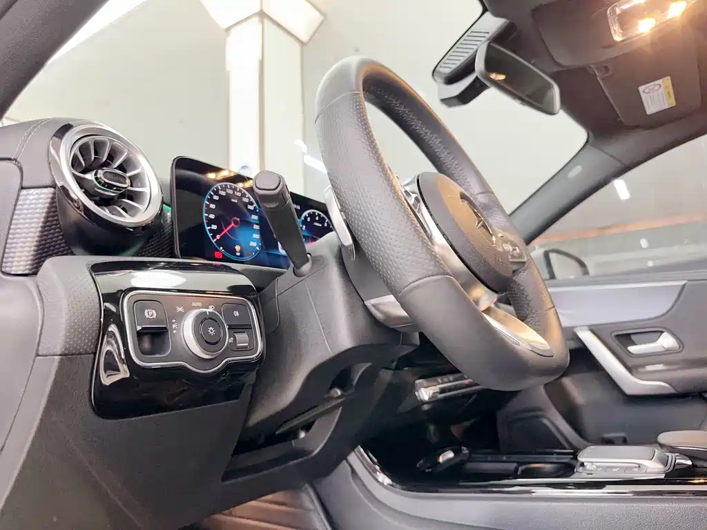 Mercedes-Benz A-Class 2022 — фото 8