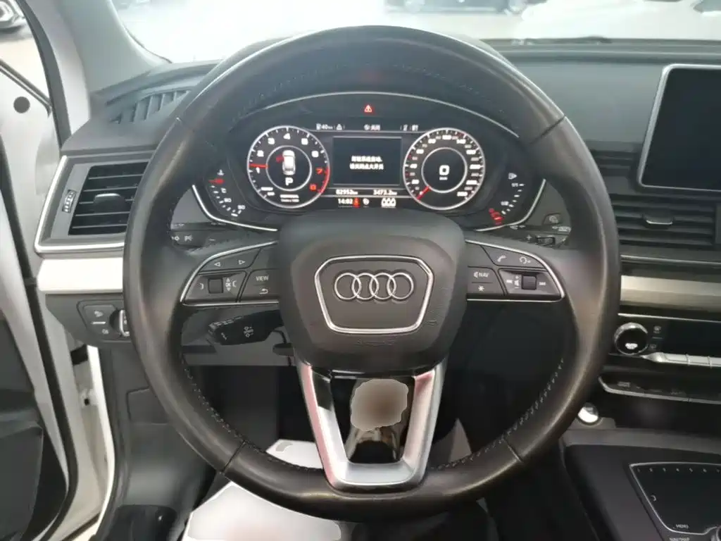 Audi Q5L 2021 — фото 11
