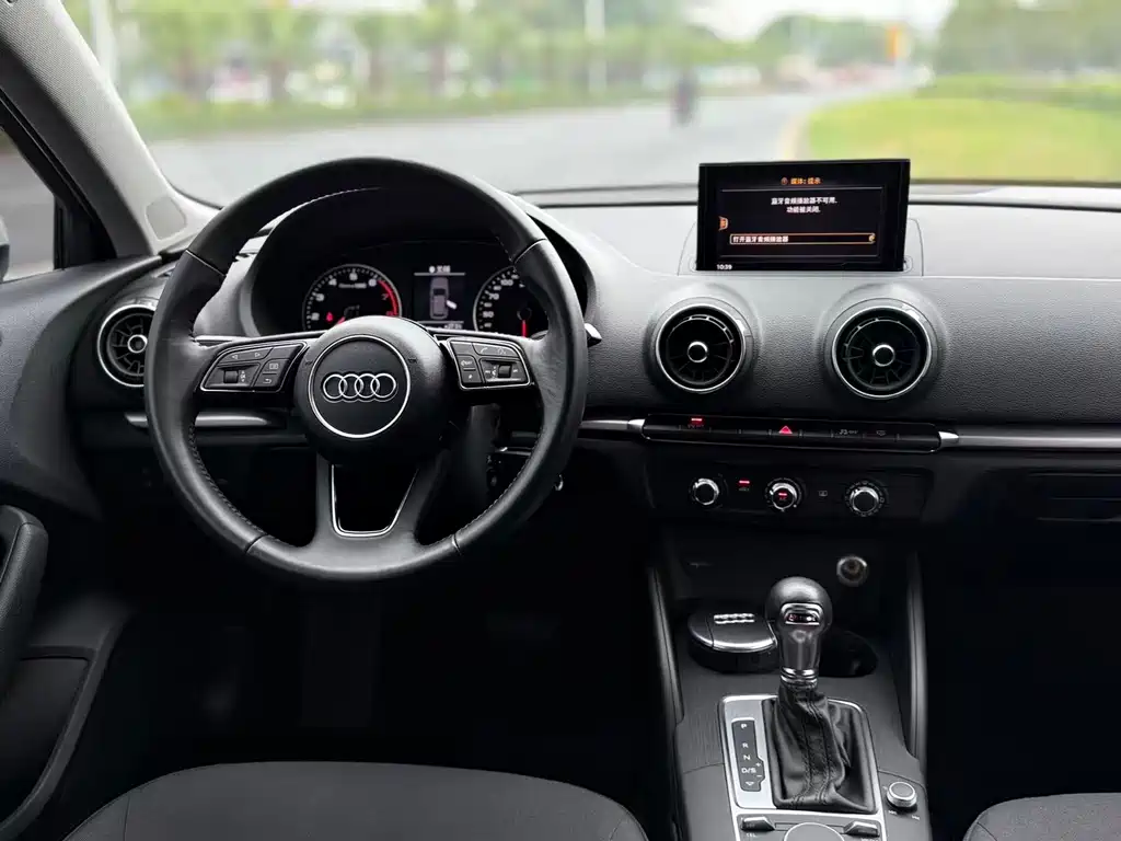 Audi A3 2018 — фото 16