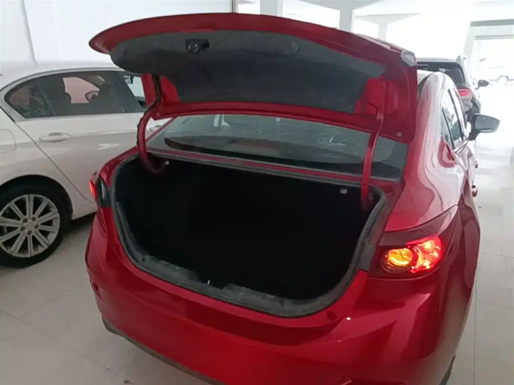 Mazda 3 Axela 2016 — фото 19