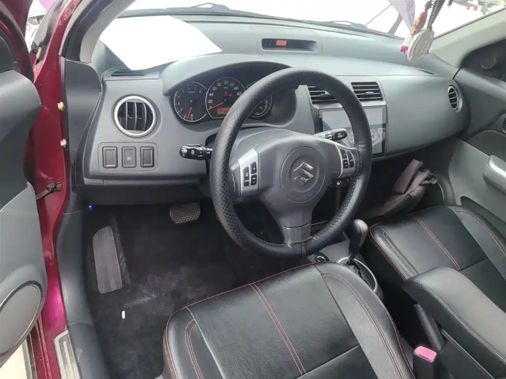 Suzuki Swift 2015 — фото 10