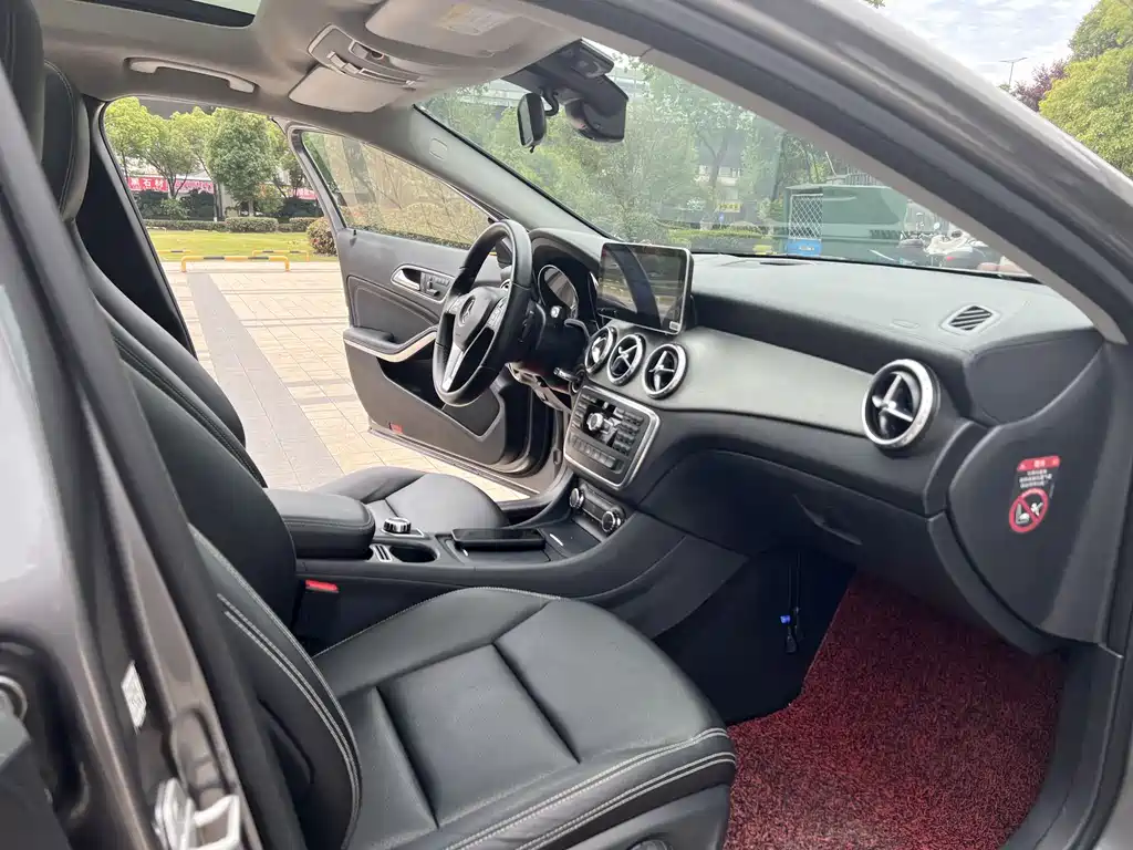 Mercedes-Benz GLA 2015 — фото 12