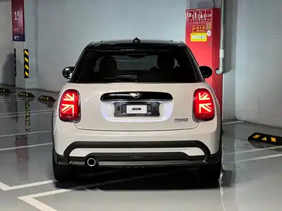 MINI MINI 2023
