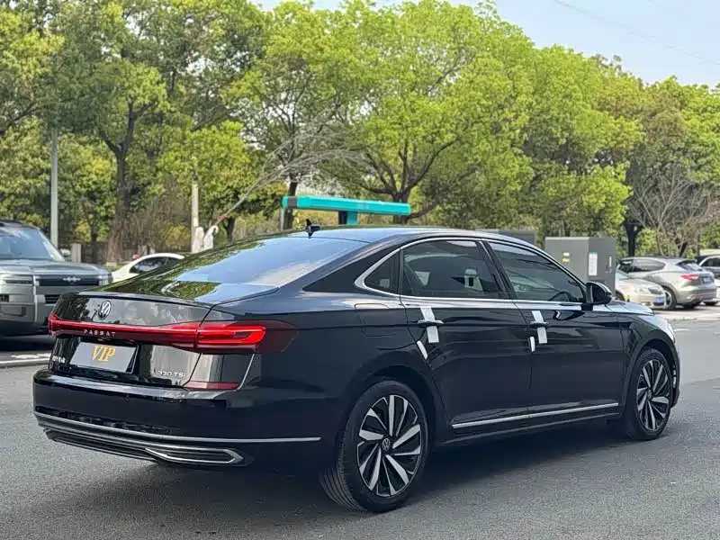 Volkswagen Passat 2023 — фото 8