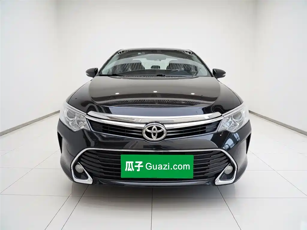 Toyota Camry 2017 — фото 24