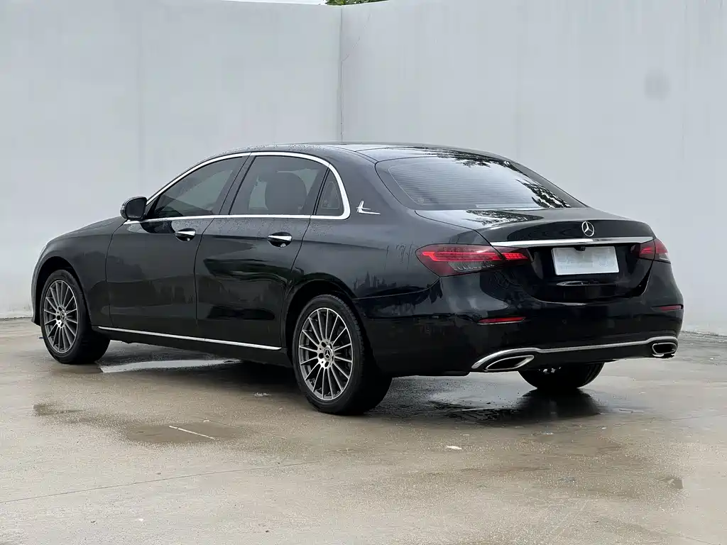 Mercedes-Benz E-Class 2024