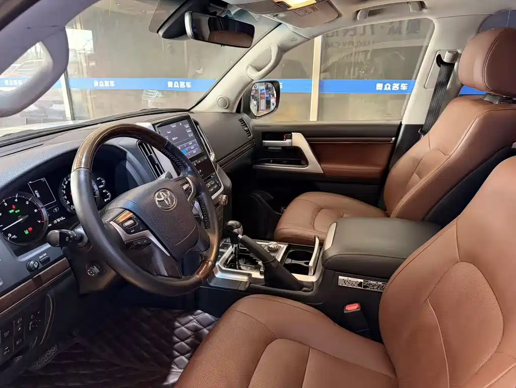 Toyota Land Cruiser 2019 — фото 4