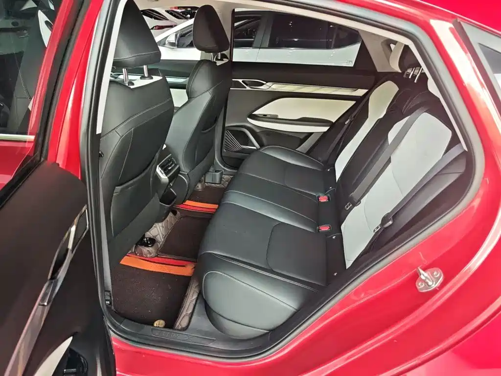 Geely Emgrand L 2022 — фото 13