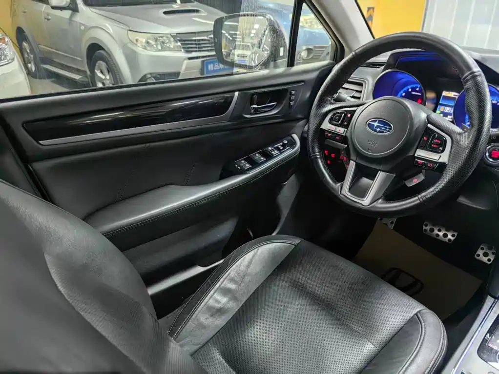 Subaru Outback 2018 — фото 19