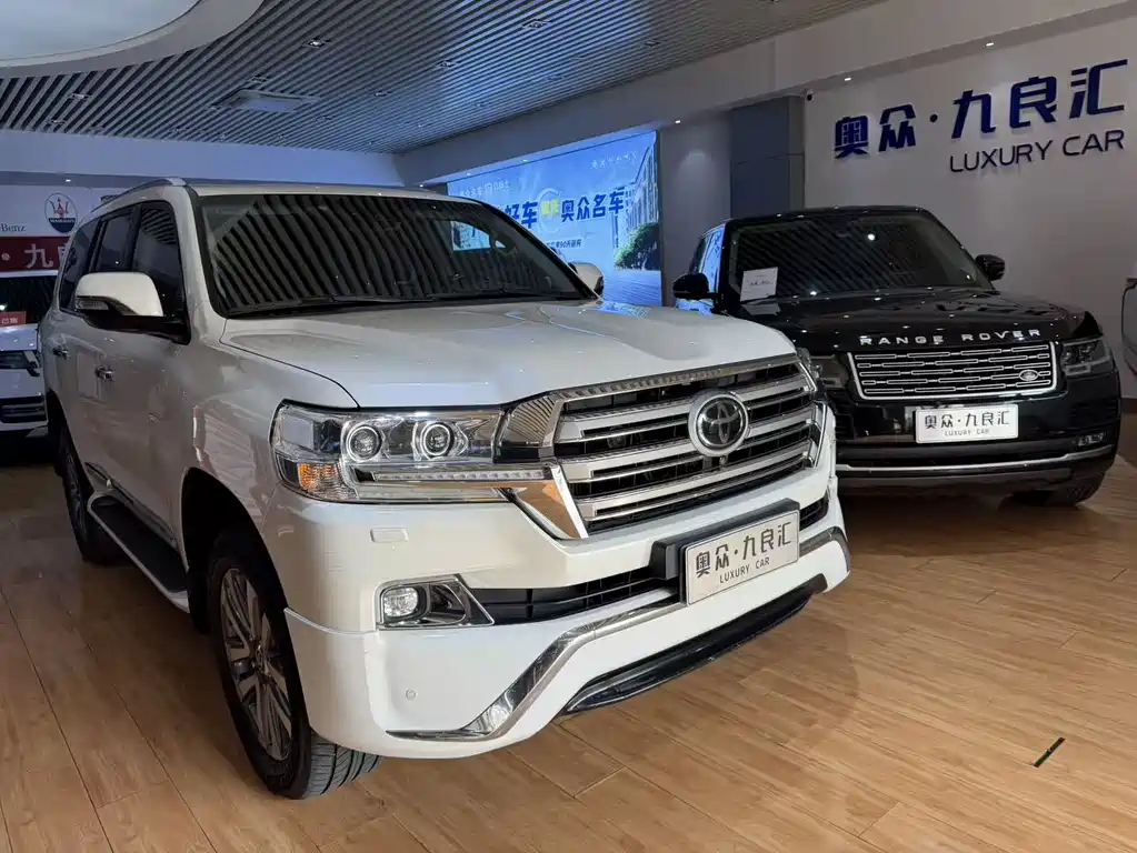 Toyota Land Cruiser 2019 — фото 1