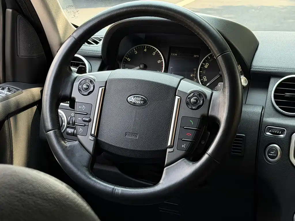 Land Rover Discovery 2016 — фото 10