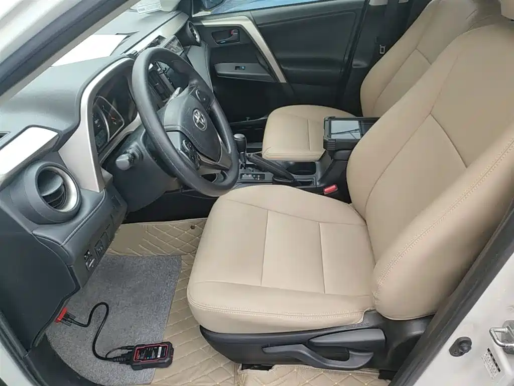Toyota RAV4 2016 — фото 15