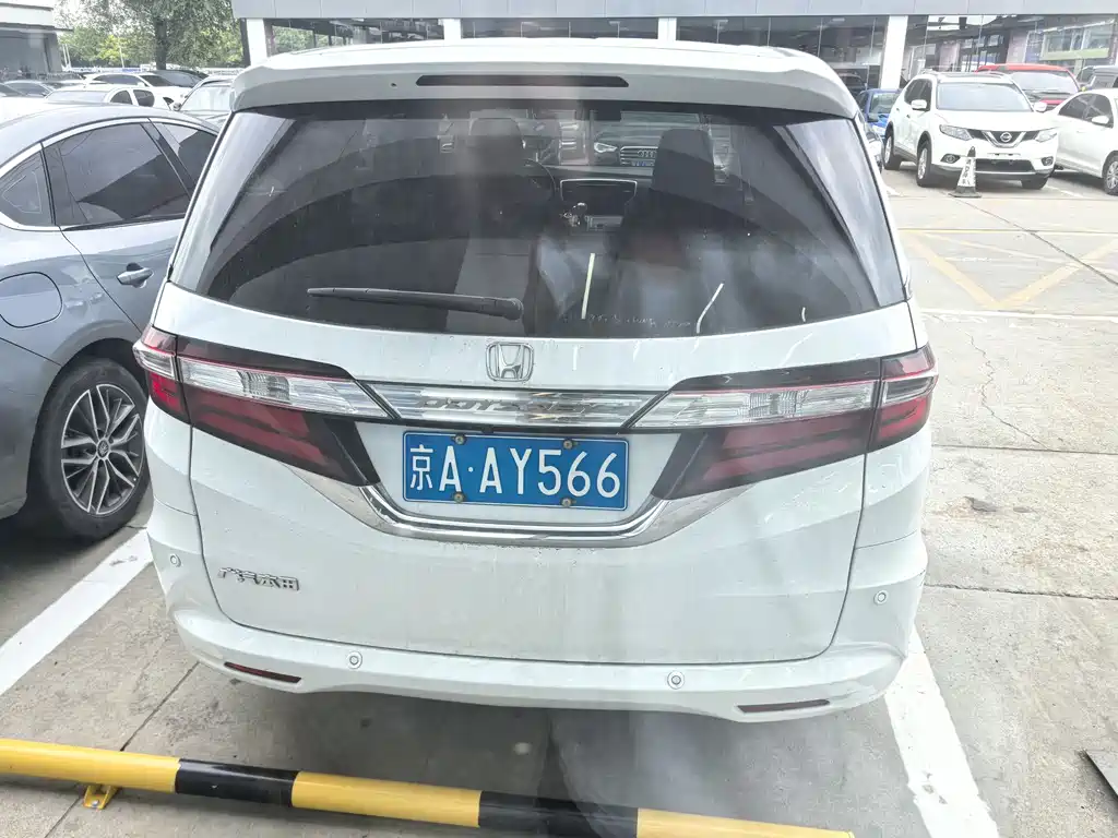 Honda Odyssey 2018 — фото 12