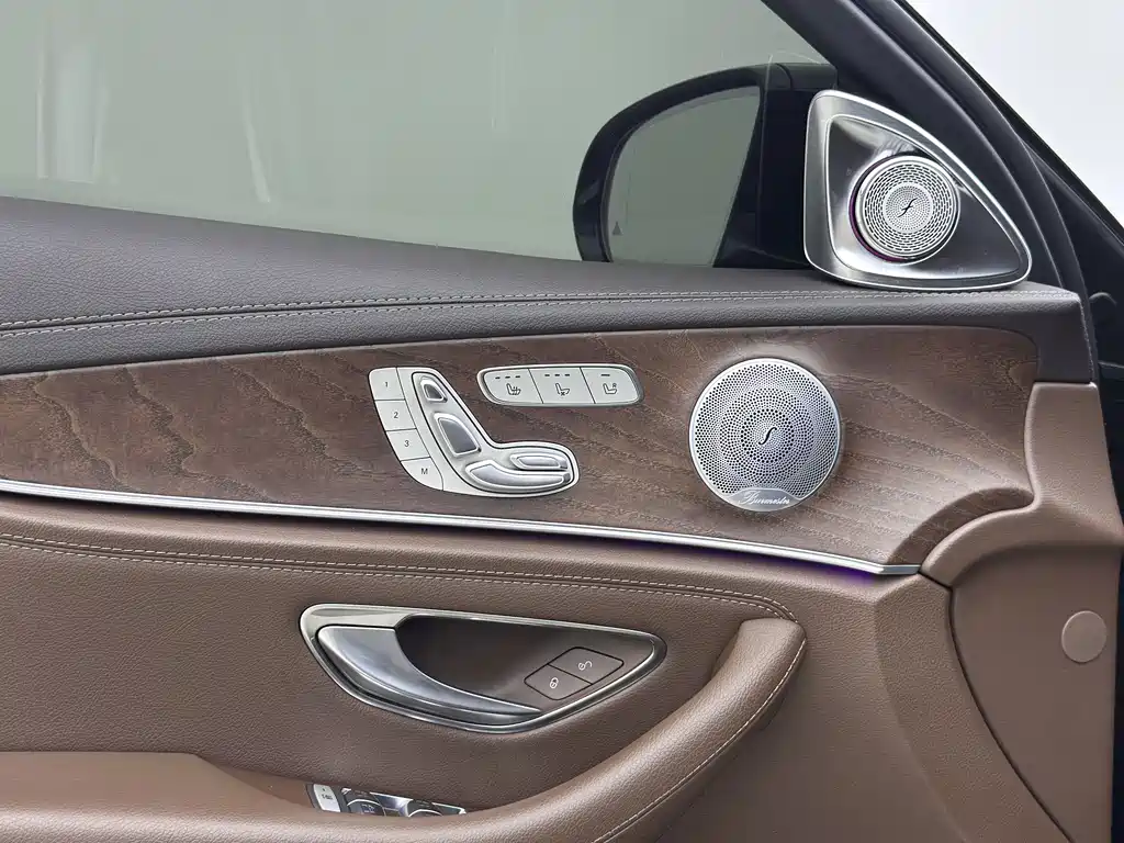 Mercedes-Benz E-Class 2021 — фото 4