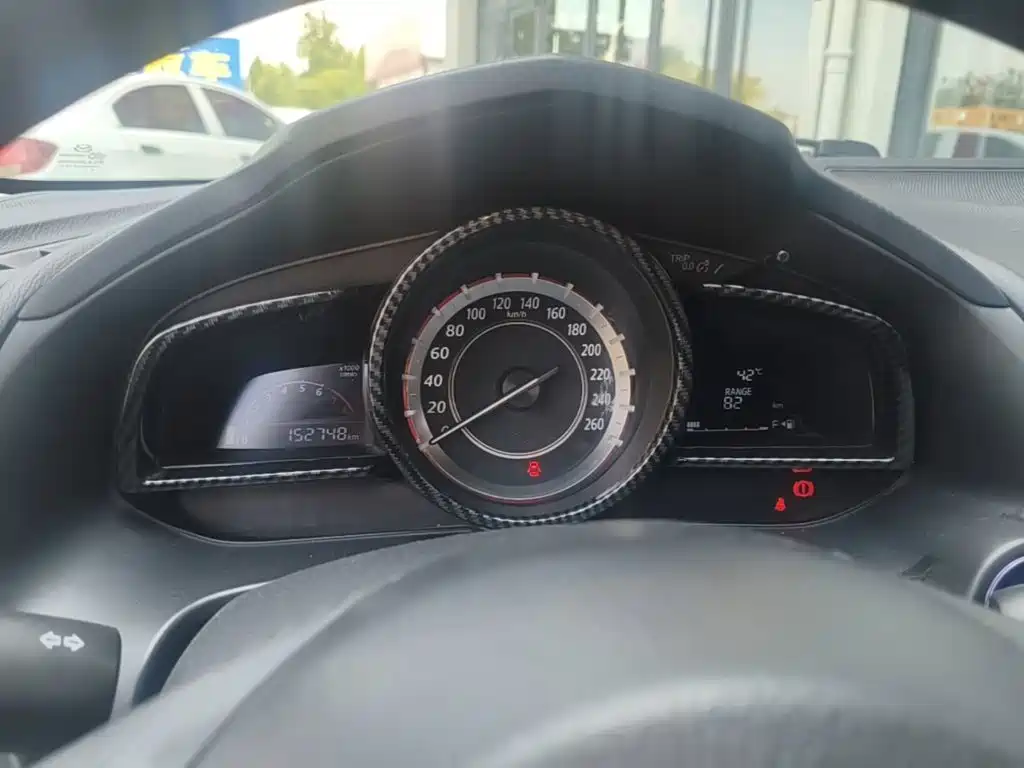 Mazda 3 Axela 2016 — фото 12