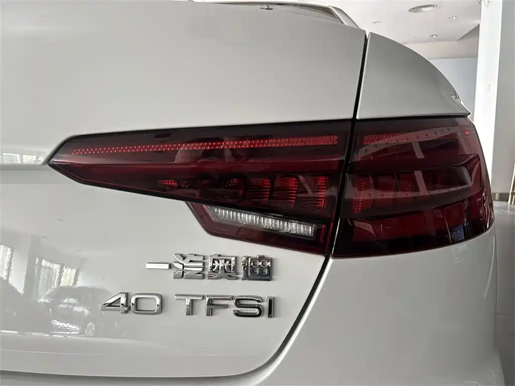 Audi A4L 2018 — фото 13