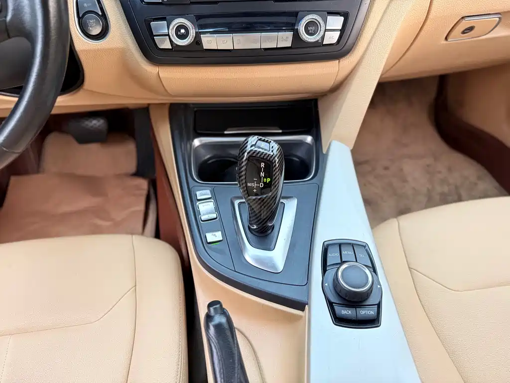 BMW 3 Series 2015 — фото 13