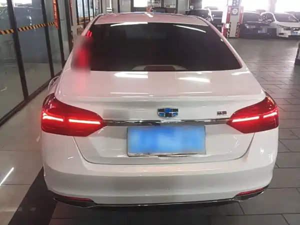 Geely Emgrand 2018