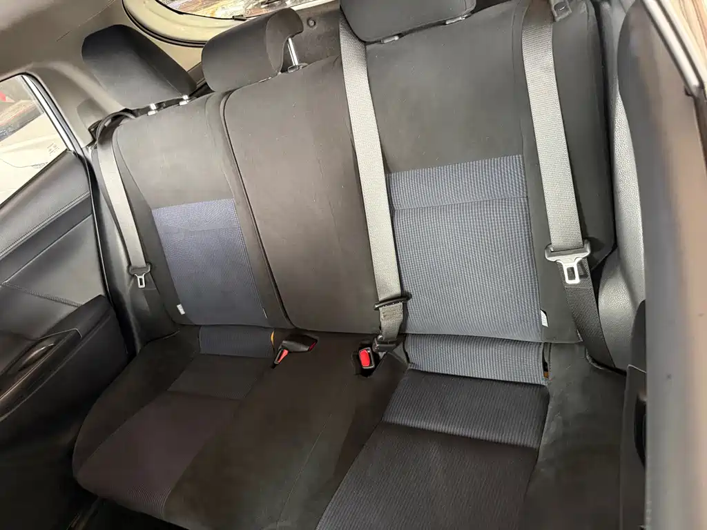 Toyota Yaris L 2018 — фото 13
