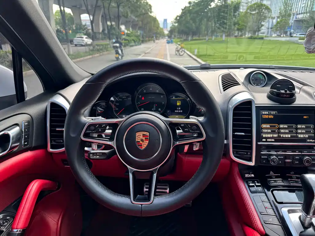 Porsche Cayenne 2015 — фото 8